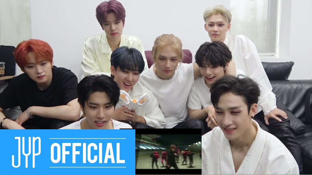 Stray Kids 神메뉴 M V Reaction Youtube