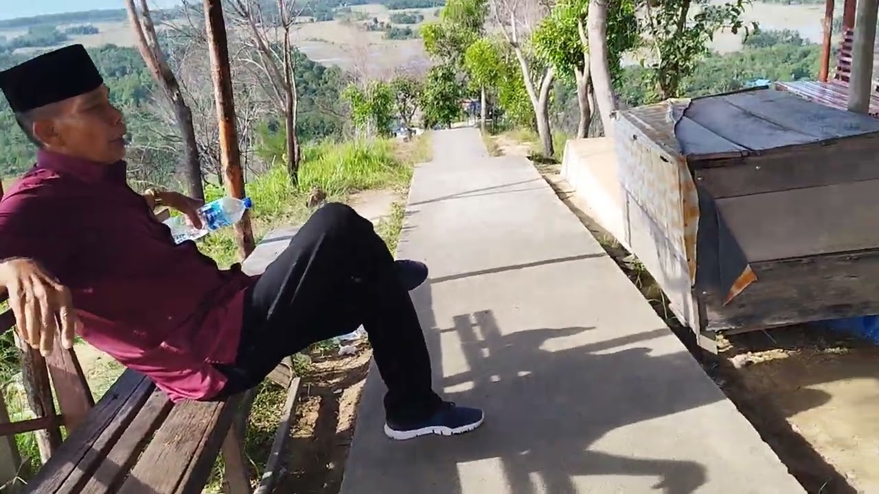 MAKAM RAJA MATANIARI di Barus Tapanuli Tengah. Pemandu Hub: Limbong 0822-8442-0198; 0813-9672-5302