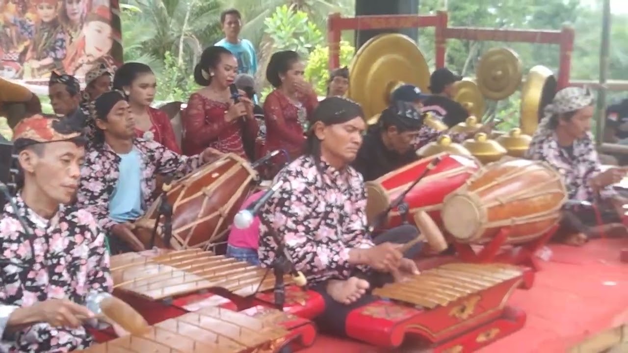 Tarian Ebeg Sekar Budoyo Turonggo Laras