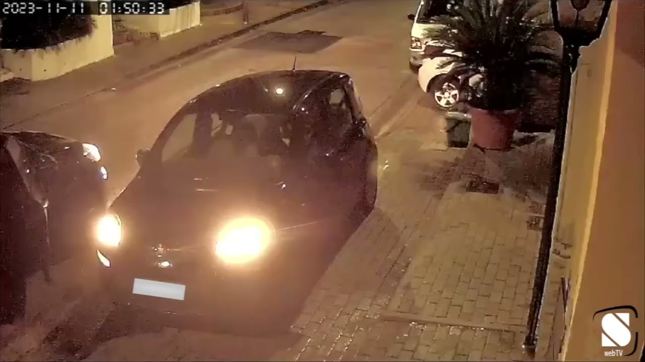 Sarno: Furto auto. Ladro ripreso dalle telecamere