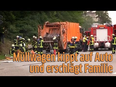 Nagold in Baden-Würtemberg: Müllwagen kippt auf Auto und erschlägt Familie