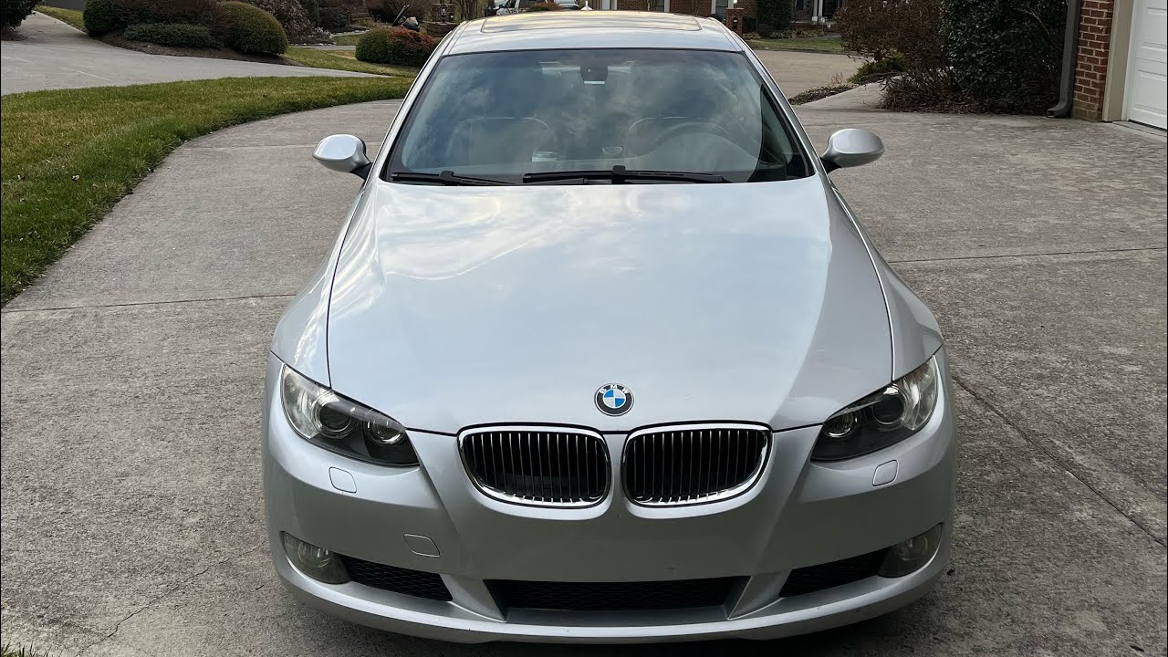 The Last Analog BMW 3Series 2007 BMW 328i Coupe (E92