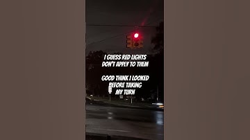 Close Call: Running a Red Light - Dashcam Footage