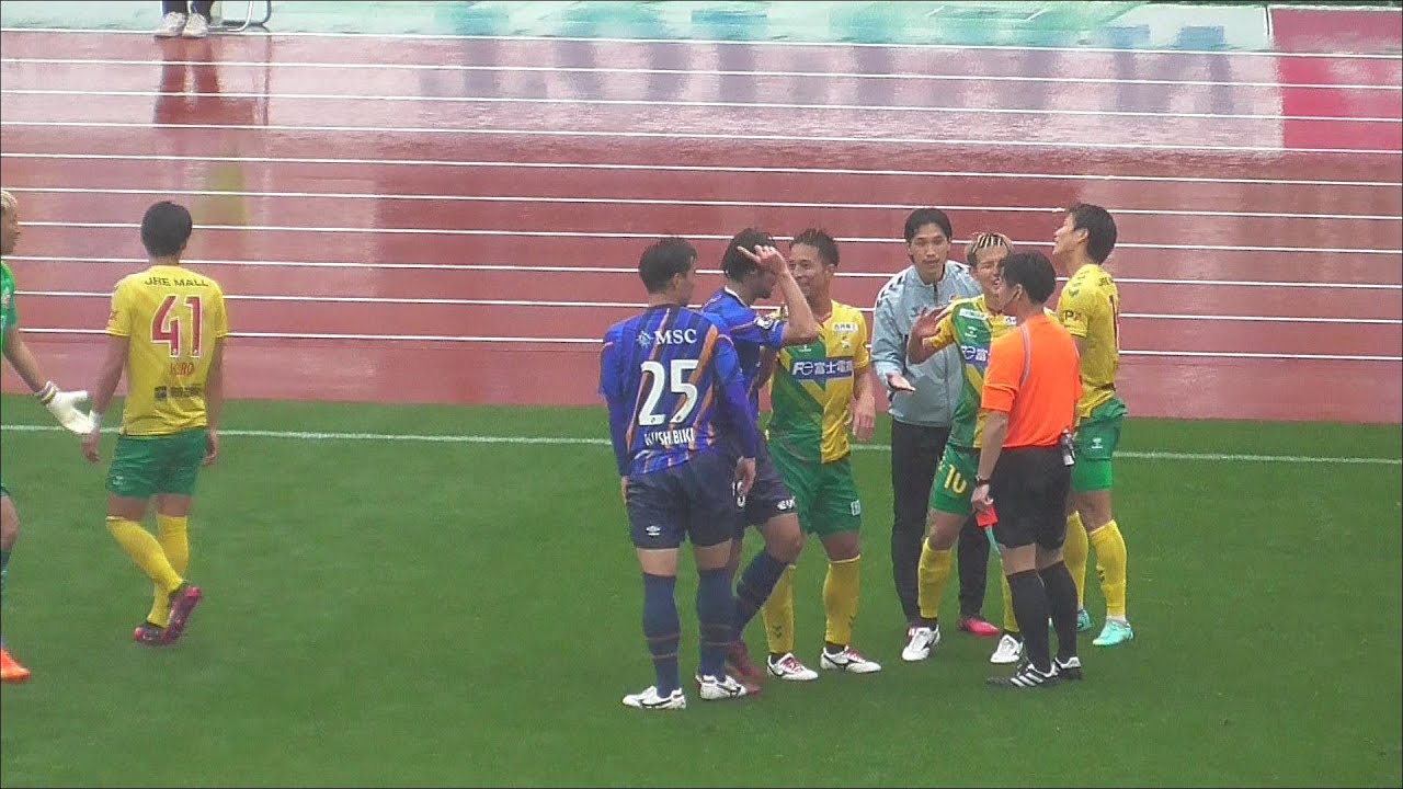 ジェフ千葉、田中にレッドカード一発退場の猛抗議にジャージ姿でピッチ