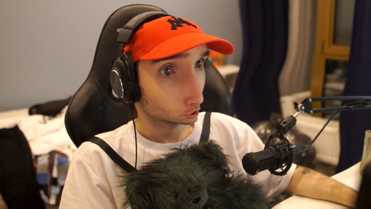 ОКОЛО КОРЕША ПРОЛЕТЕЛ ШМЕЛЬ ?????? - YouTube