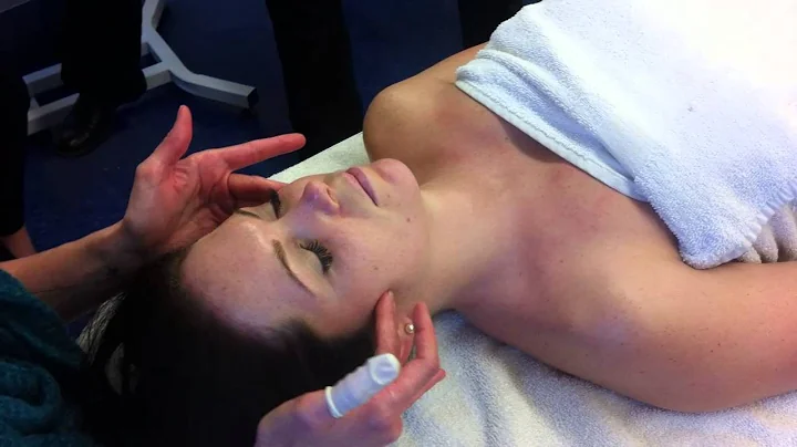 Effleurage Facial Massage Demo