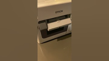 Demonstration of a full colour badge printer