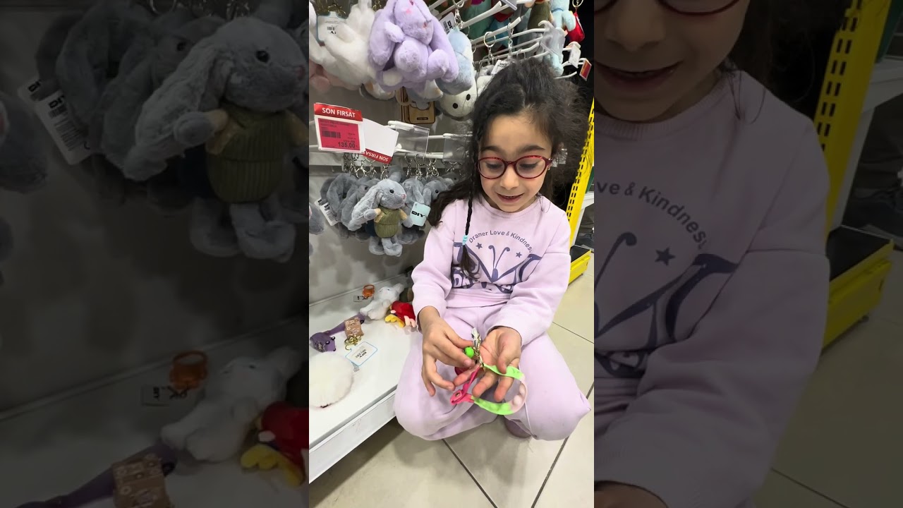 Okul çıkışı avm ye kaçtık😂😂😂