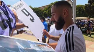 Pallone d'oro 2022 all'attaccante del Real Madrid Karim Benzema
