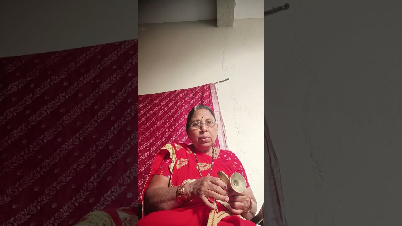 डगमग डोले माझी पाण्यावरी नाव रे तुकाराम महाराजांचा अभंग टाकत आहे