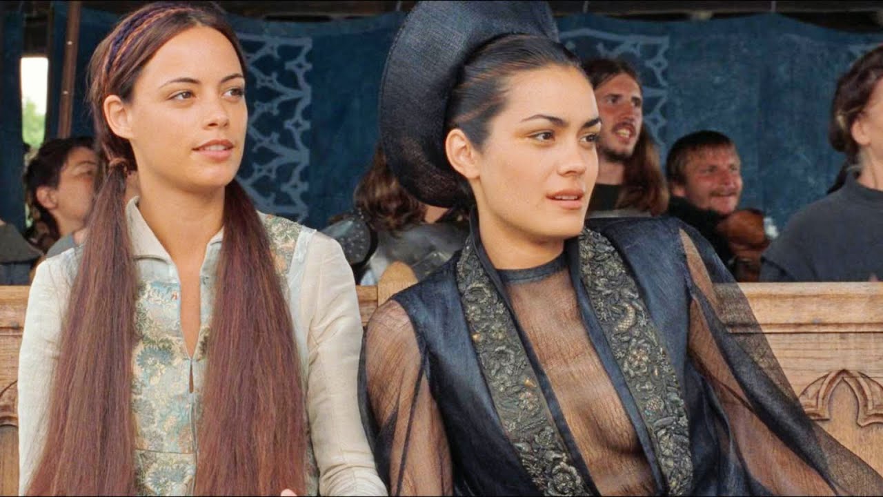 中世纪小伙捡到一副破盔甲，却意外开启开挂人生，不仅拿下全国剑术冠军，还将漂亮公主娶回家