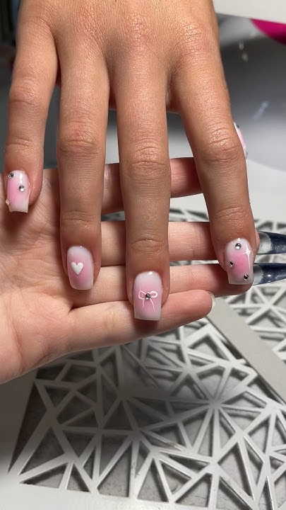 Дырка в ногте до ногтевого ложа🫣 #nails #маникюробучение #nailart # ...