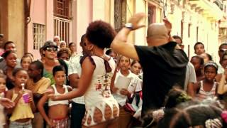 ISSAC DELGADO & GENTE DE ZONA   Somos Cuba Mira Como Vengo Official Video HD