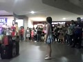 TRENDING: Batang kumanta sa mall pinagkagulohan :)