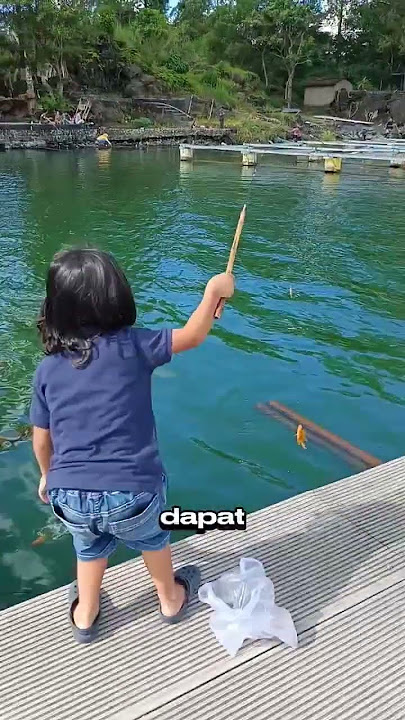 Ketika Ara Sedih Liat Dedek Duluan Dapat Ikan Mancing Di Danau Batur. Aku Gak Dapet-Dapet Ikan Pa 🥺🎣