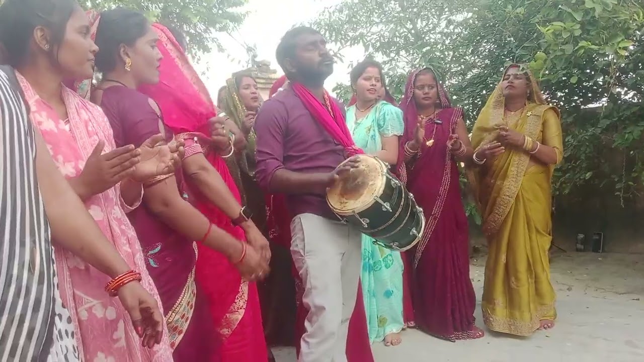 तोहरे गोदिया में भौजीललनवा निक लागे ल बहुत ही प्यारा गीत#सोहर  उठान गीत #चुटकुला पूरा वीडियो जरूर 