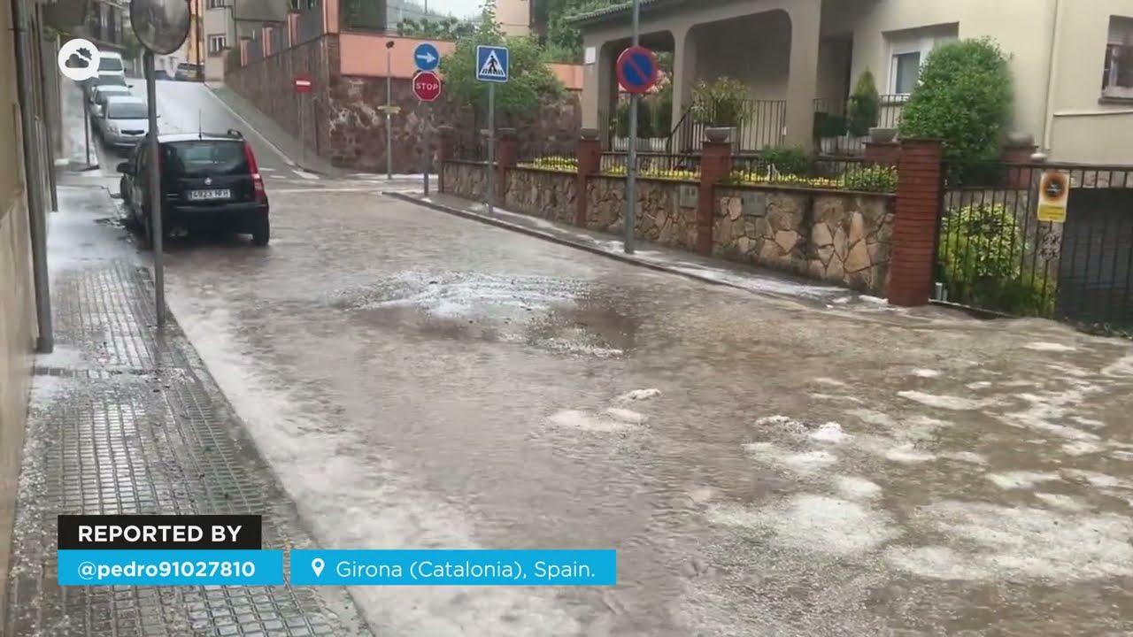 Сильный град в Sant Hilari Sacalm, Каталония, Испания