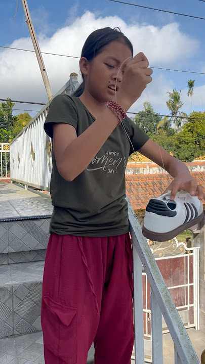 LEMPAR SEPATU