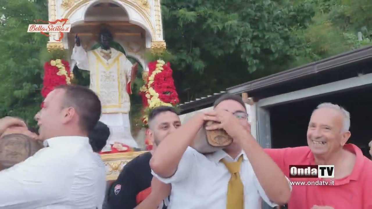 San Filippo balla in processione a Roccafiorita