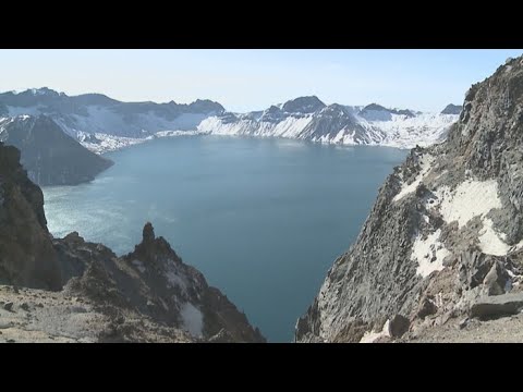 겨울옷 갈아입은 白雪천지 백두산…첫눈 위성에 관측 / 연합뉴스TV (YonhapnewsTV)