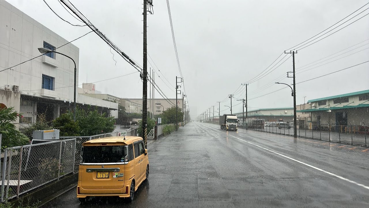 【走行風景】雨降りの朝 - YouTube