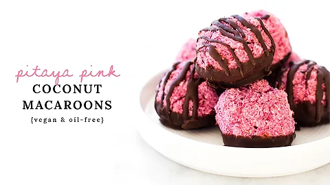 Pitaya Pink Coconut Macaroons {vegan & oil-free}