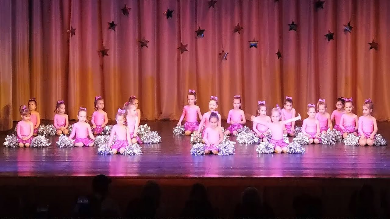 Fading (Kezdő ovi csoport) - Feeling Táncstúdió - Karácsonyi gála (2. rész) 2019.12.08.