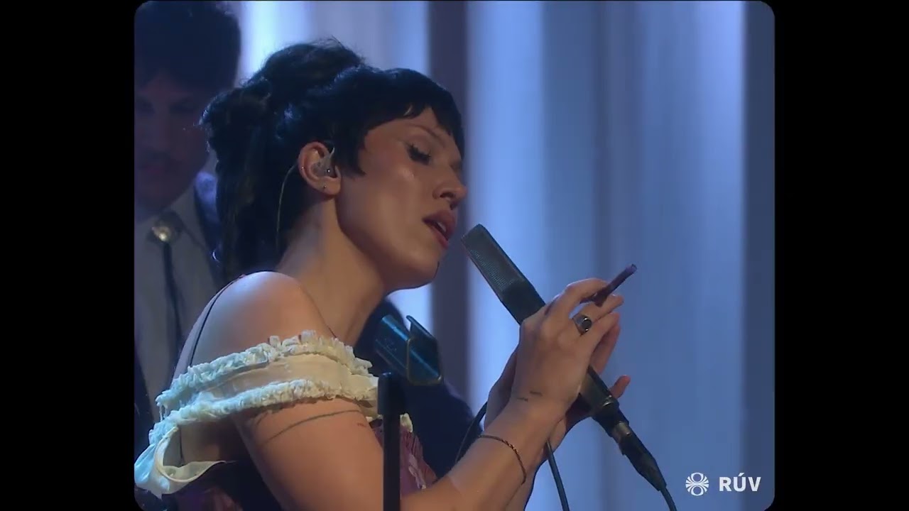 BRÍET - Walk Out The Door (Live on RÚV Iceland)