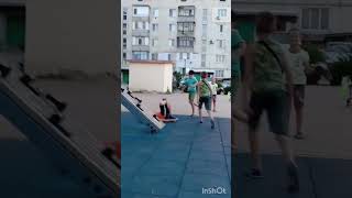 лютый забив на площадке. 💀💀💀