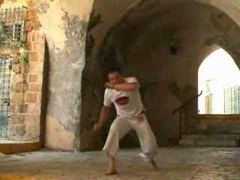 Rabo de Arraia, Capoeira technique from the Akban-wiki