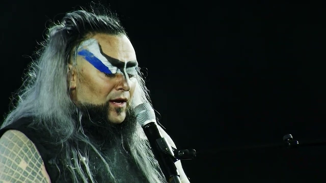 22 HAYKO CEPKİN - YOL GÖZÜMÜ DAĞLIYOR AKUSTİK (STADYUM SHOW)