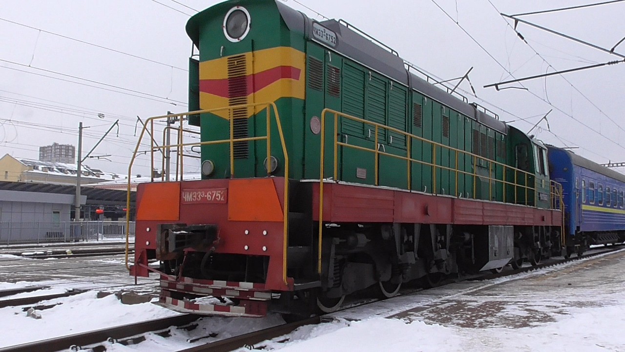 ЧМЕ3Е-6752 прямує з пасажирським поїздом!