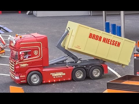 RC Truck Action! Beautiful R/C Trucks in motion! - YouTube