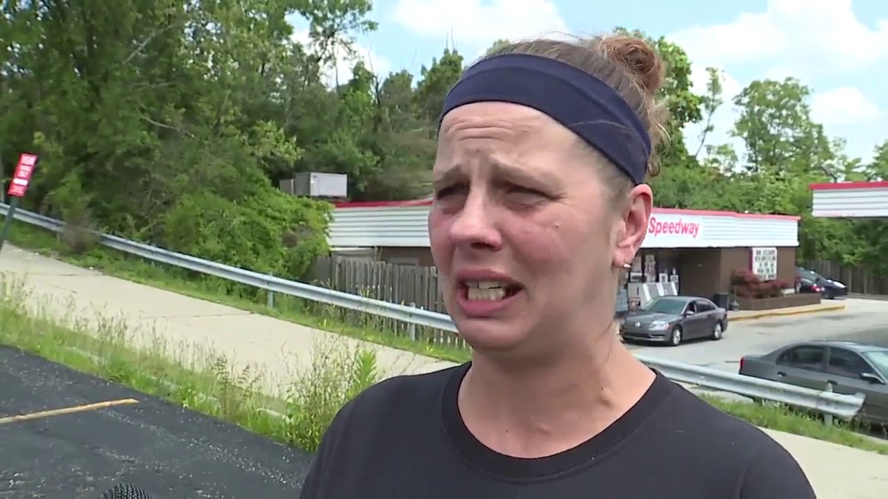 Mom pleads for son to surrender to police - YouTube