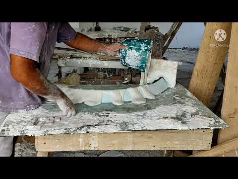 PLASTER FRAME MAKING CURVES