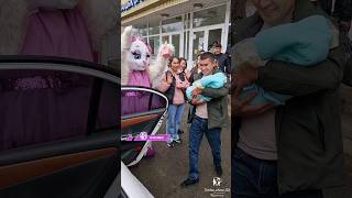 Выписка из роддома. С участием очаровательной зайки Ляли🐰#shorts #bunny