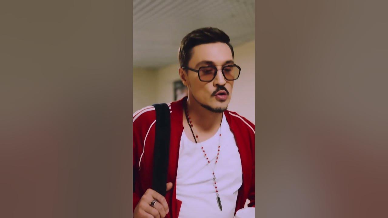 Жалаңаш әйел көтеріледі Страпонесс трахают кроссрессер