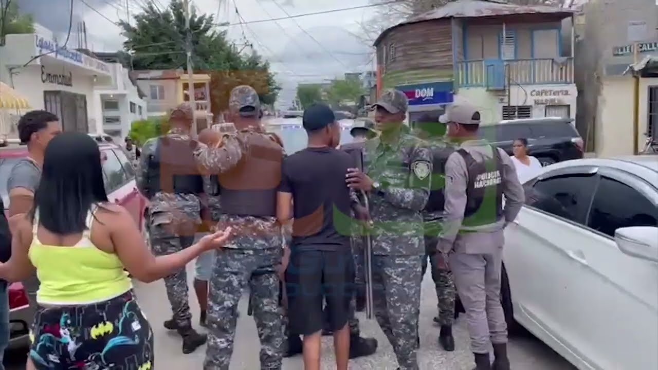 Conflicto entre comunitarios y Policías en Buenos Aires, Santiago, dejan un joven herido