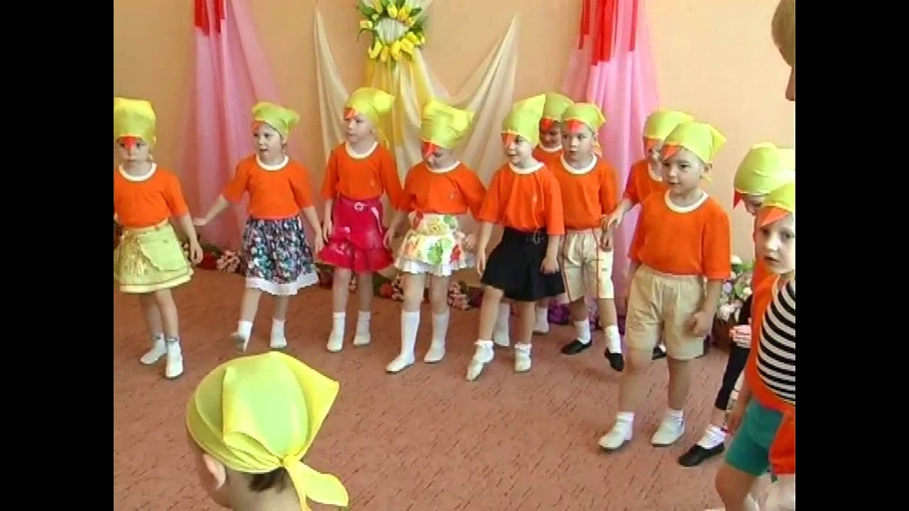 Танец в детском саду мы маленькие звезды. Танец петушков детский. Детский танец курочки. Танец цыплят и курочки для младшей группы. Танец маленьких петушков на утреннике в детском саду.