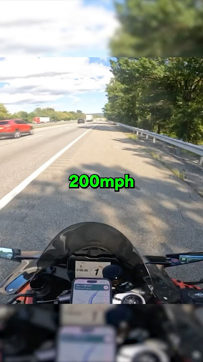 Biker goes 200mph running from cops 😳🚨