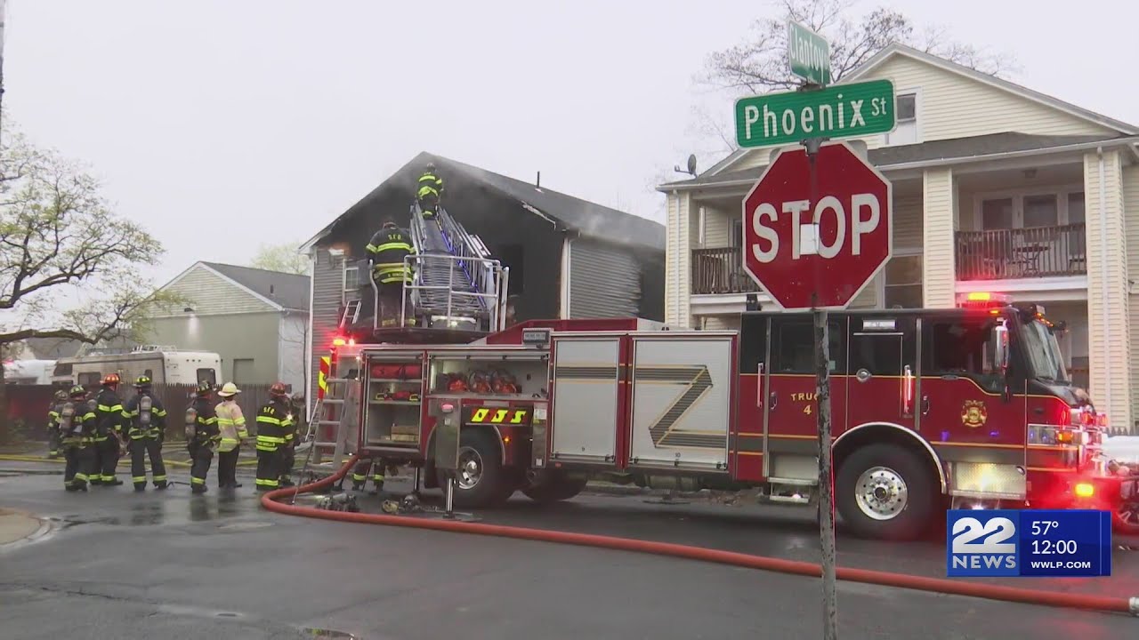 10 without a home after fire on Phoenix Street in Springfield - YouTube