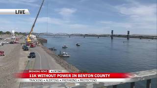 Plane clips transmission line near Tri-Cities bridges, crashes into Columbia River