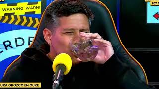 Efebo Se Atora En Vivo Con Un Ajos Y Todos Entran En Pánico.