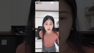 Bigo Live Em Huyền Xinh Gái Mặc Quần Bó Nấu Ăn