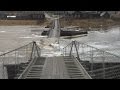 В Верхотурье большим течением смывает старинный мост |great for washes away bridge