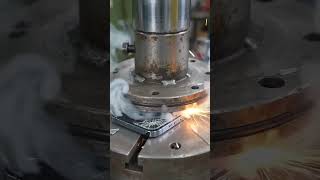 18 Pro Max iPhone hydraulic machine ke niche#iphone #experiment #hydraulicpress #viral