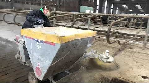 Cleaning and bedding the cubicles #bobman #farming #dairy