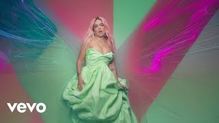 Mis Pensamientos - Karol G (Music Video)