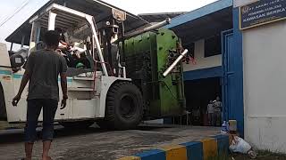 Kecelakaan Kerja Forklift 25 Ton Tak Kuat Nahan Beban