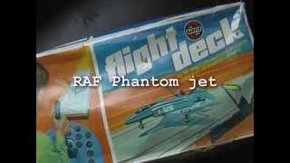 Airfix 1970s Flight Deck toy - Top Gun Academy - fighter plane action screenshot 4